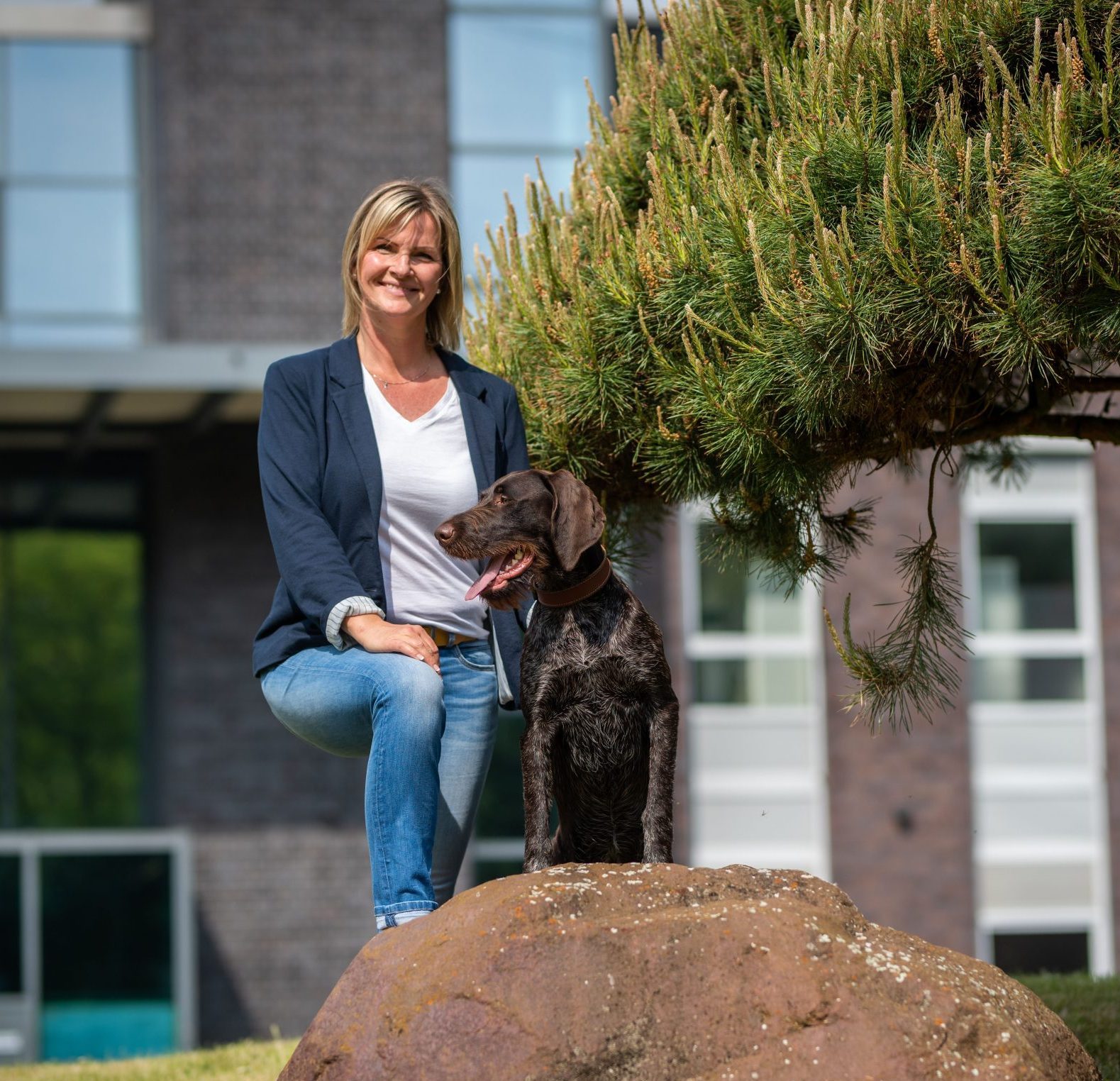 Akademie für Führungskräfte - Angela Schröder mit Hund